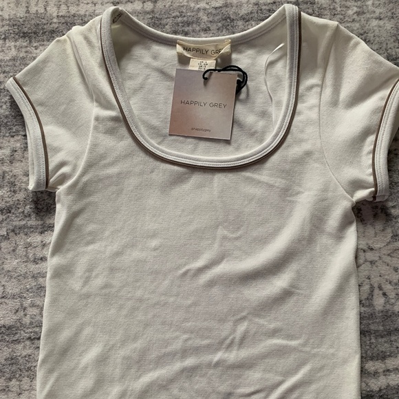 Short sleeve top - Picture 1 of 4